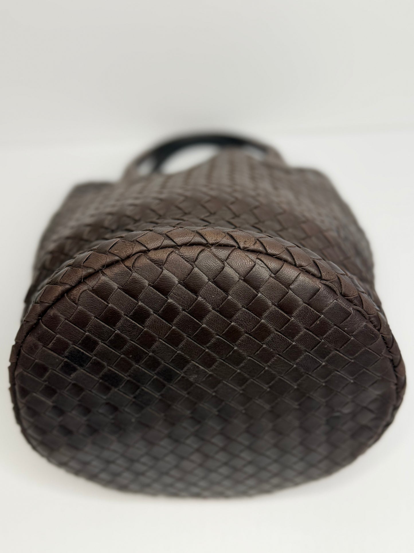 Pre-owned Bottega Veneta dark brown intrecciato leather bucket tote
