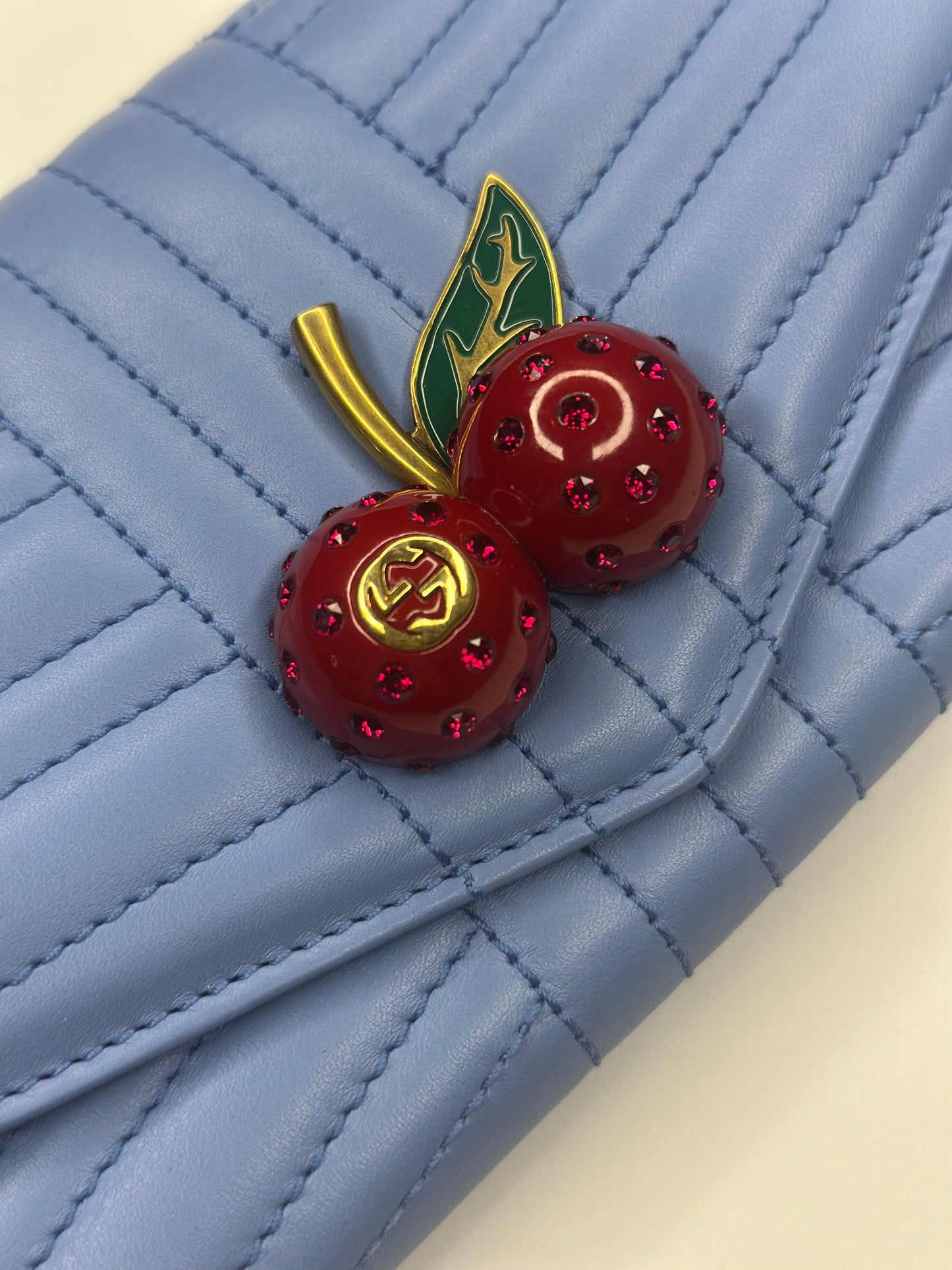 Pre-owned Gucci Continental Wallet Blue with Cherry Charm