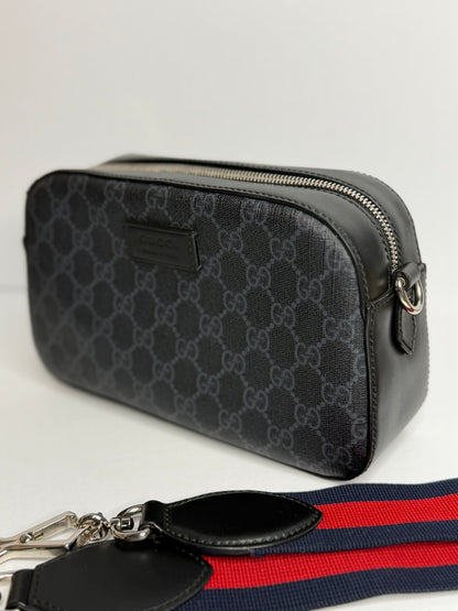 Pre-owned Gucci GG supreme canvas camera bag