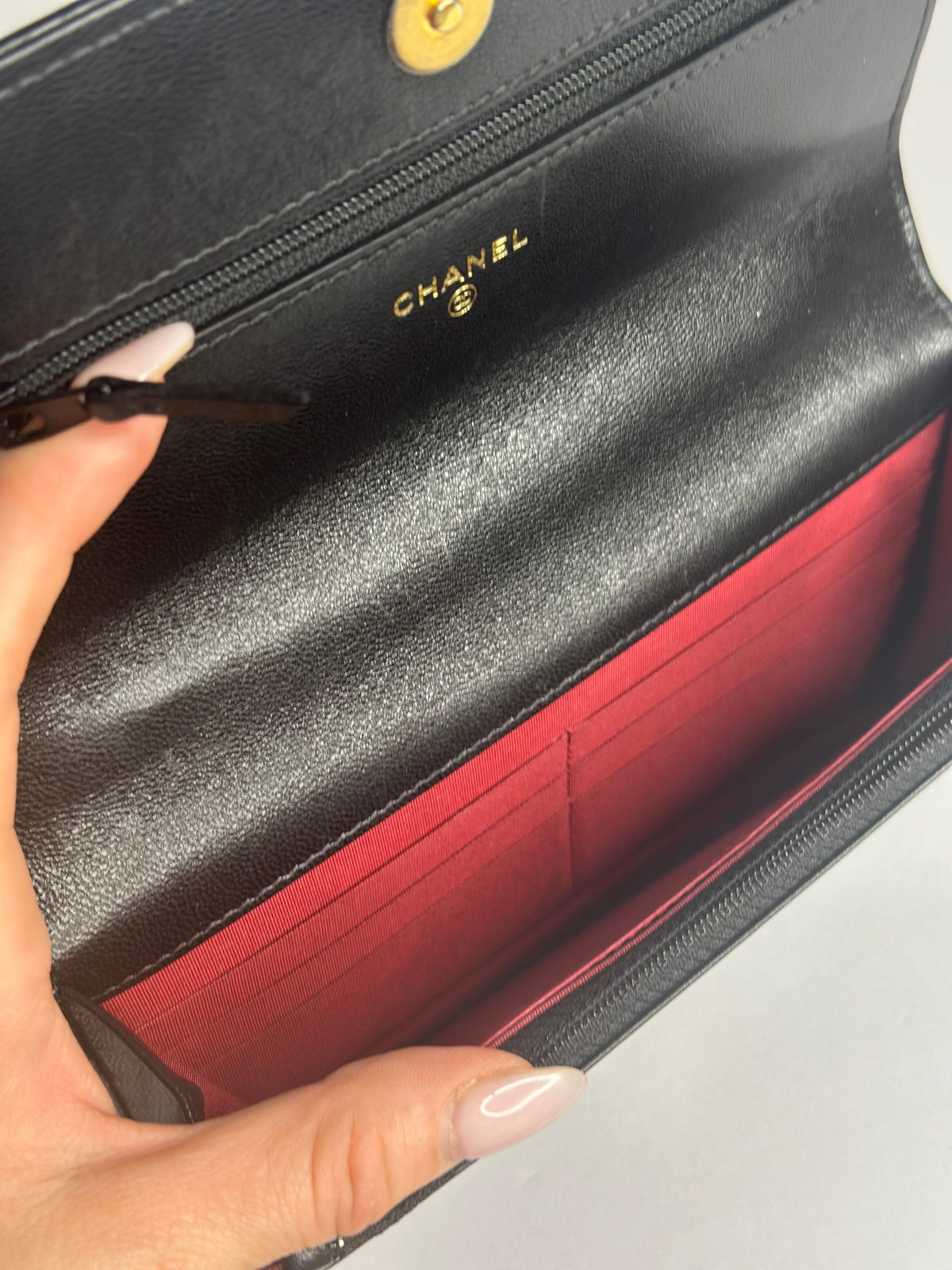 Pre-owned Chanel 19 quilted lambskin wallet on chain crossbody