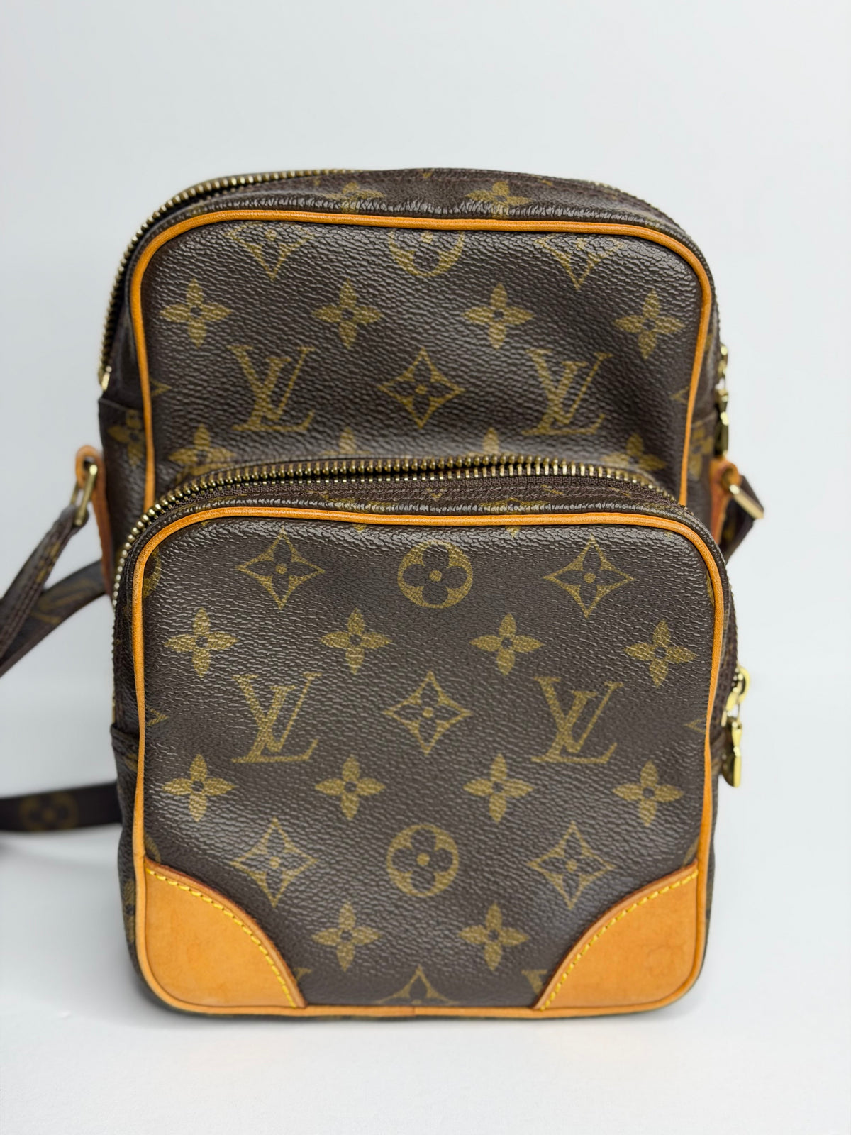 Pre-owned Louis Vuitton monogram canvas Amazone crossbody