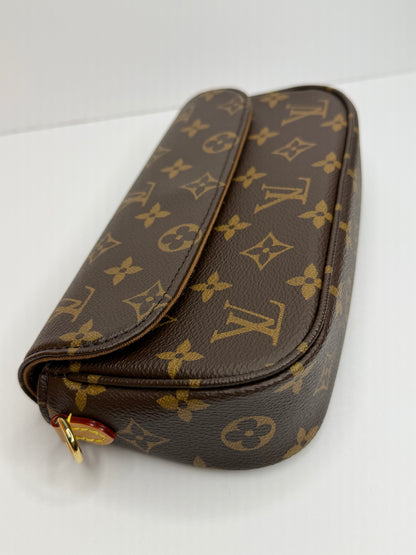 Pre-owned Louis Vuitton monogram canvas ivy wallet on Chain