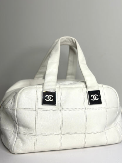 Pre-owned Chanel white calfskin leather LAX bowler bag