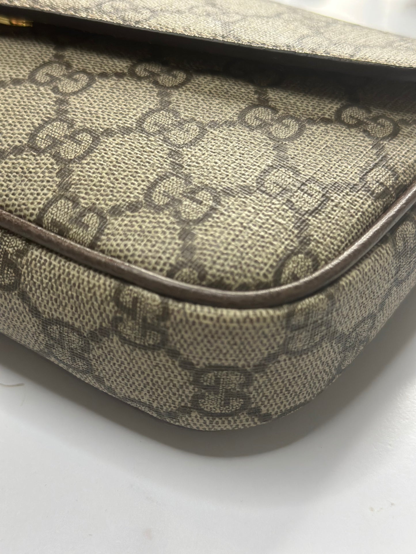 Pre-owned Gucci GG supreme canvas Ophidia pochette crossbody