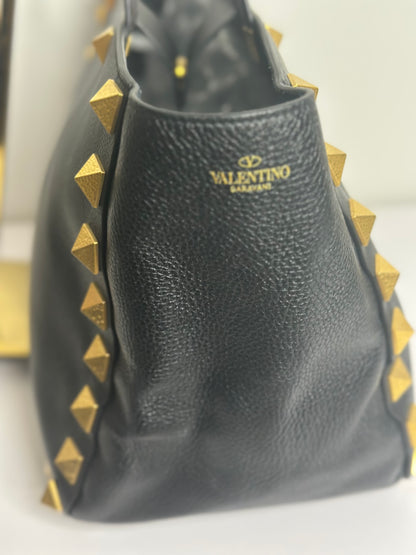 Pre-owned Valentino leather rockstud shoulder tote