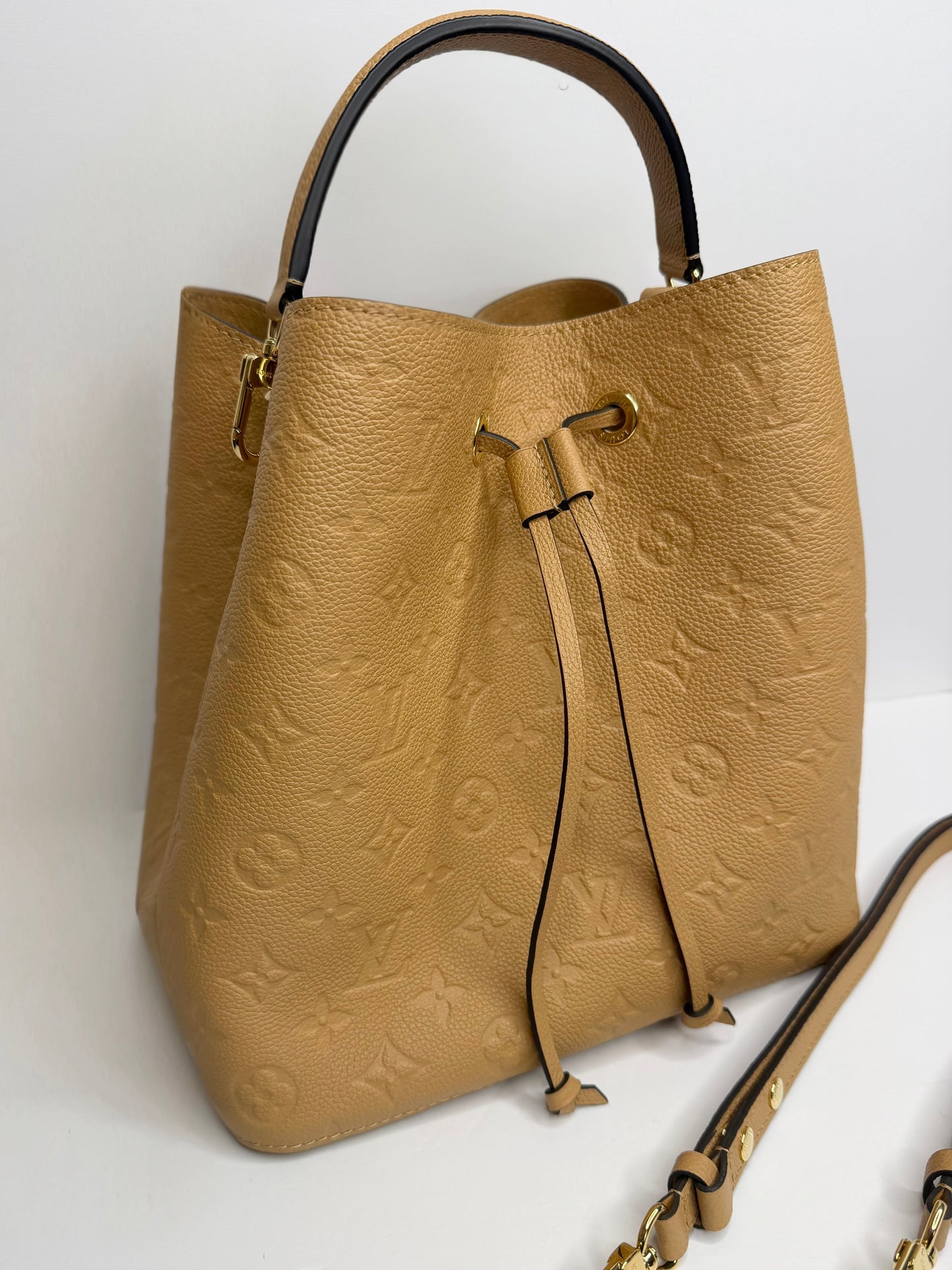 Pre-owned Louis Vuitton empriente Neo Noe in Arizons two way tote