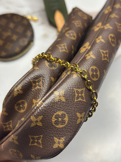 Pre-owned Louis Vuitton Monogram canvas multi Pochette accessories crossbody