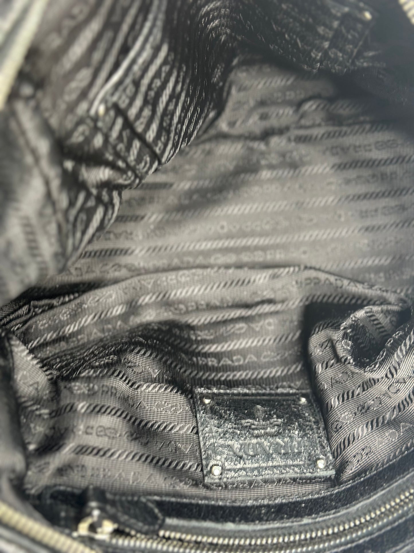 Pre-owned Prada Cervo Lux leather chain shoulder bag with a pebbled texture and silver-tone hardware