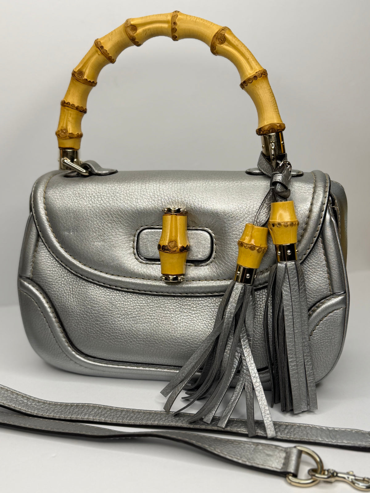Pre-owned Gucci Metallic Calfskin Medium New Bamboo Top Handle Bag Silver