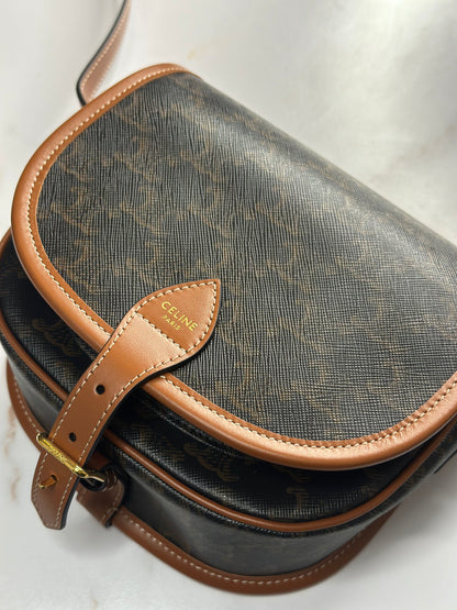 Pre-owned Celine FOLCO BAG IN TRIOMPHE CANVAS AND CALFSKIN
MEDIUM crossbody