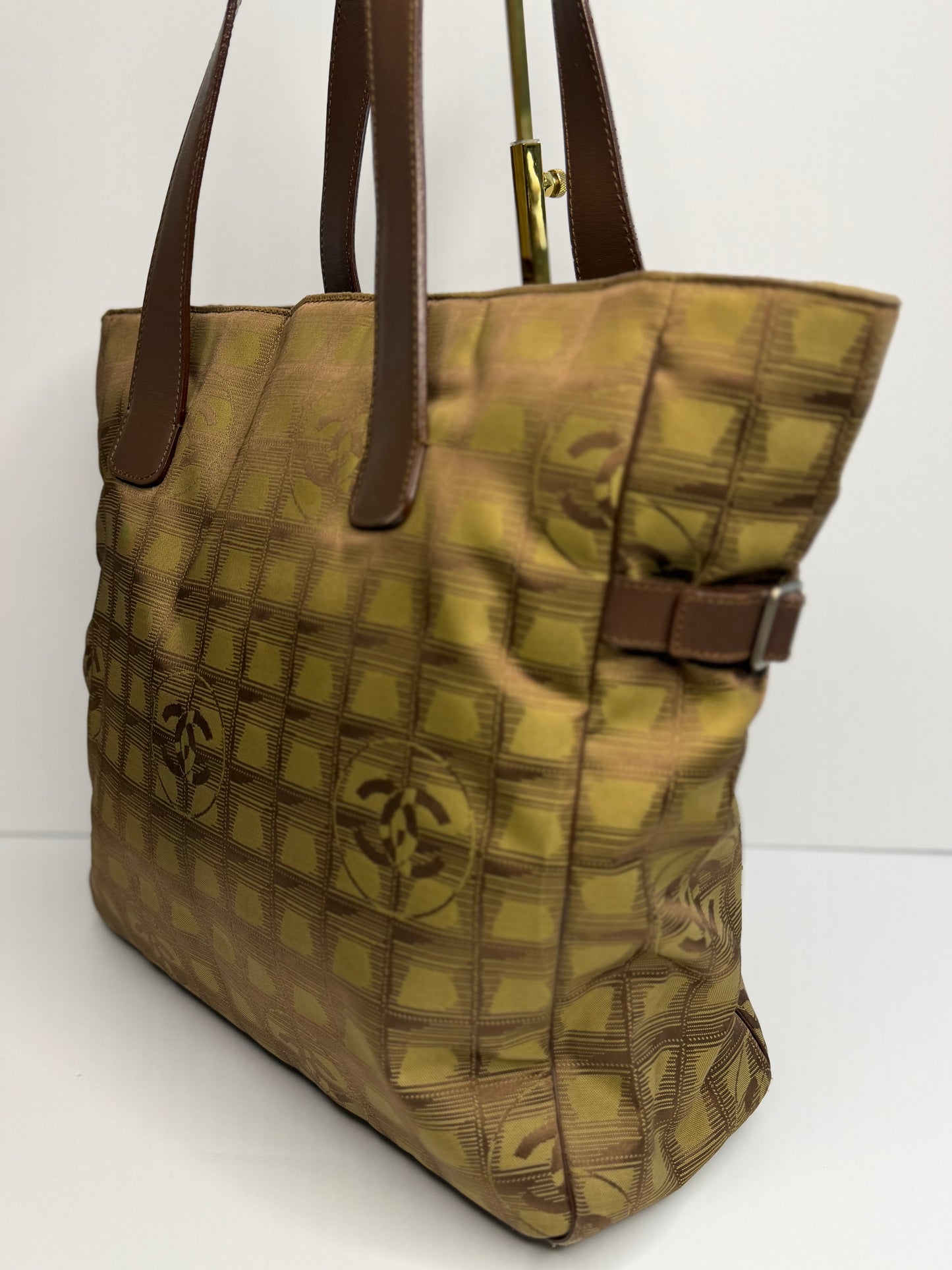 Pre-owned Chanel Green x Brown travel line tote