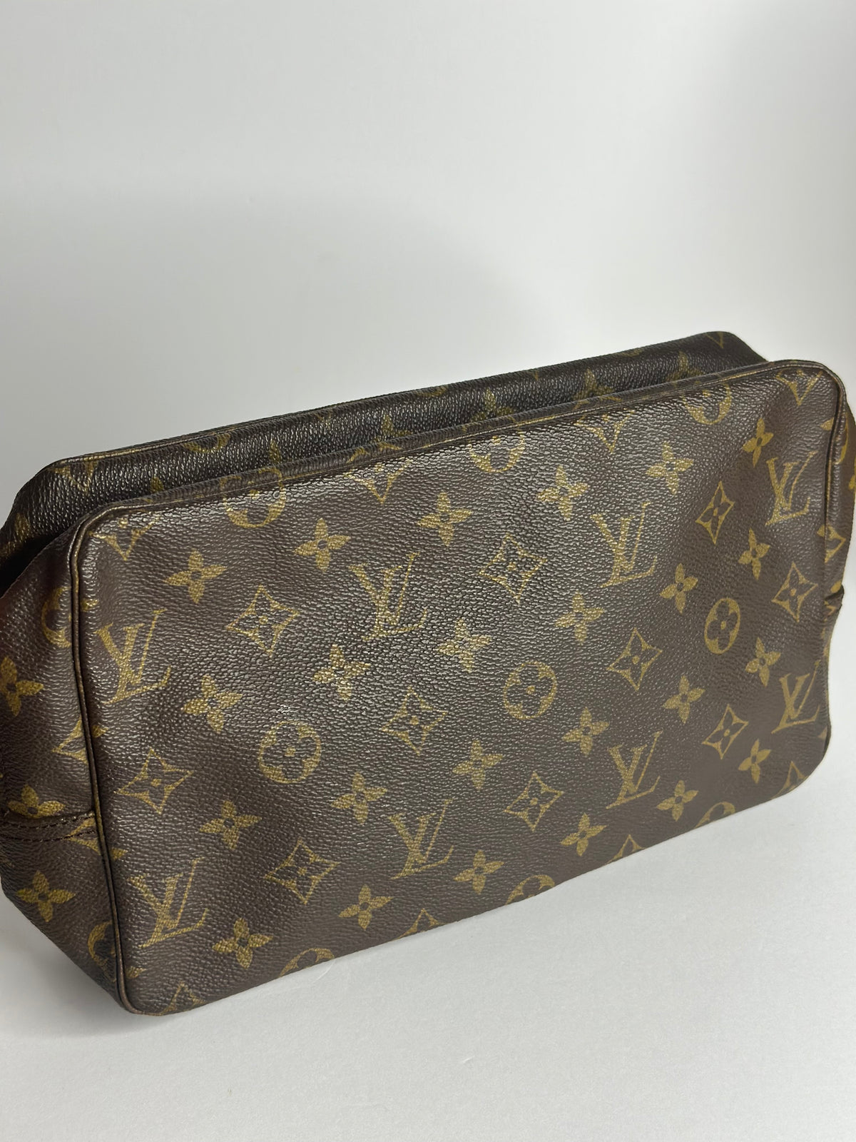Pre-owned Louis Vuitton monogram canvas trousse 28 toiletry pouch