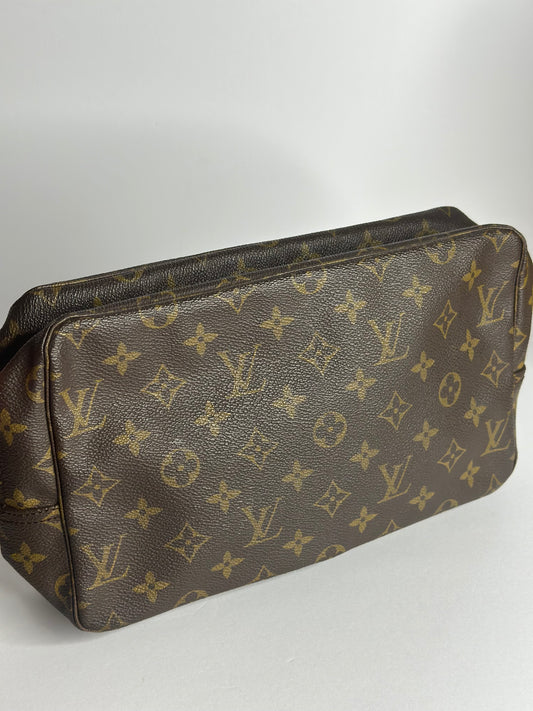 Pre-owned Louis Vuitton monogram canvas trousse 28 toiletry pouch