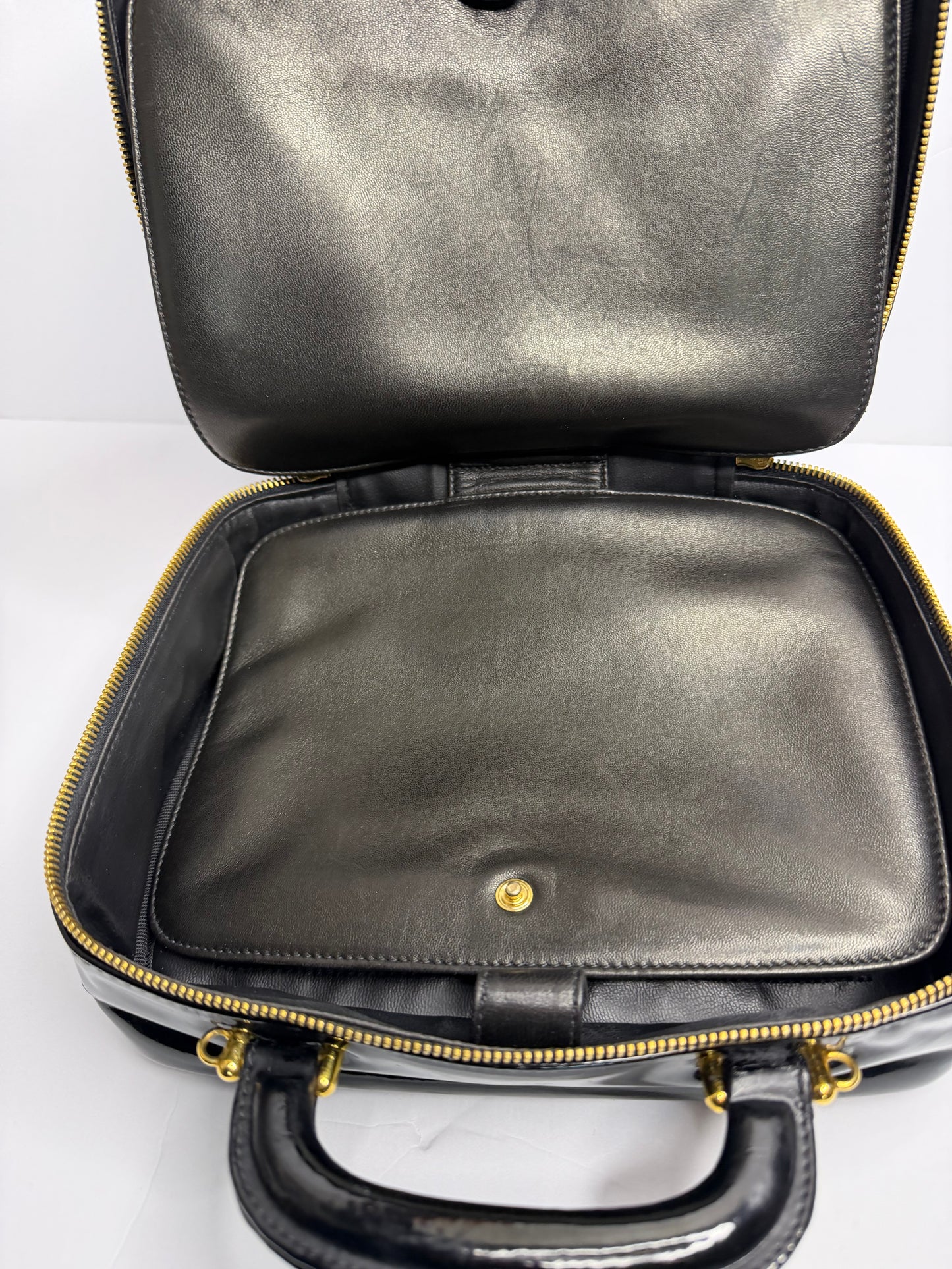 Pre-owned Chanel CC Coco Mark vanity top handle bag in black patent leather