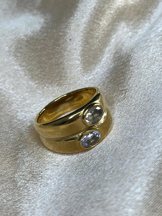 Marilyn rhinestone ring