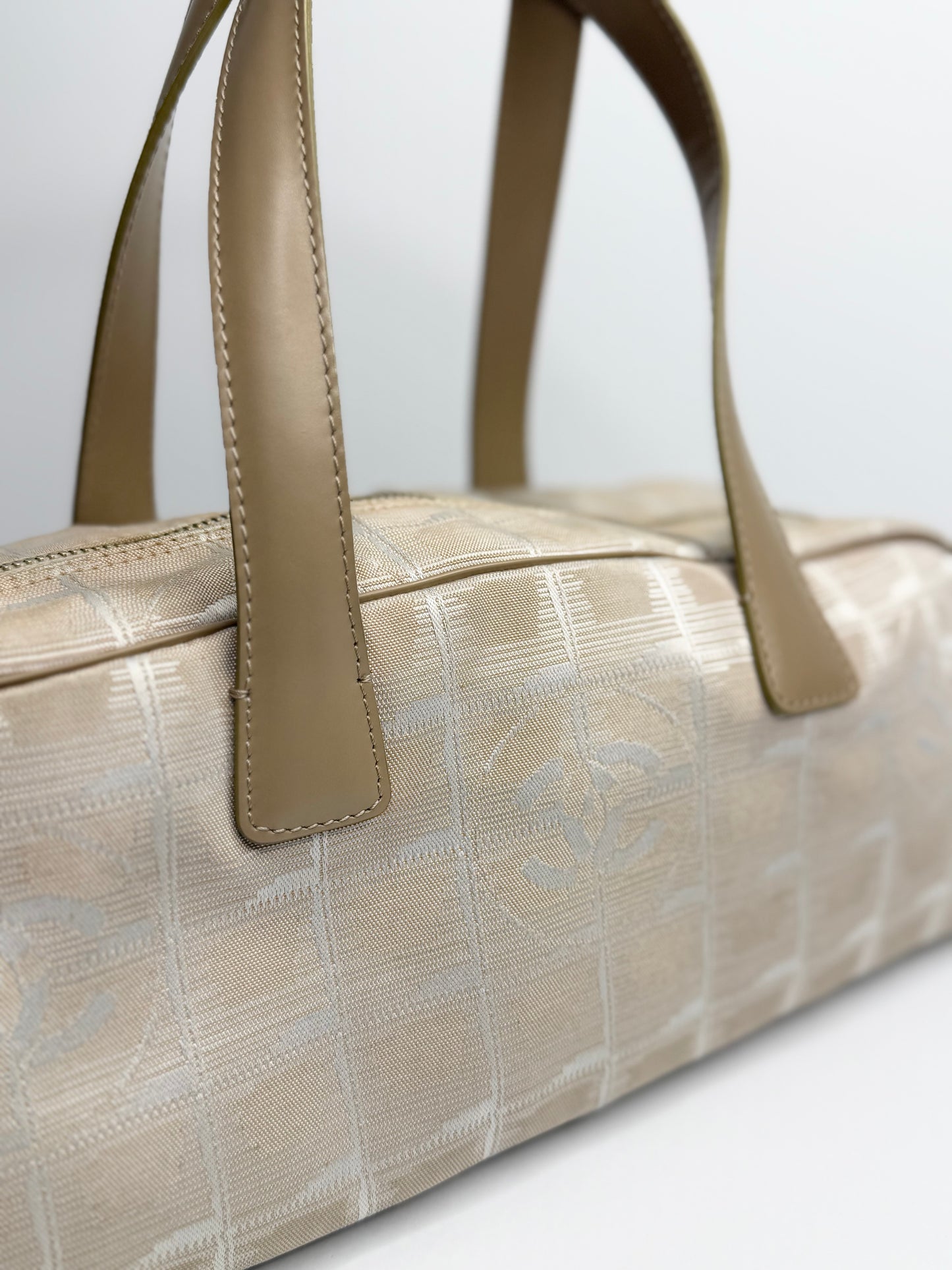 Pre-owned Chanel beige nylon travel line bowler shoulder tote