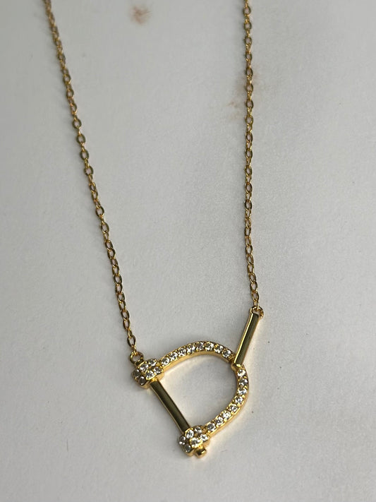 Dainty horsebit interlocking necklace