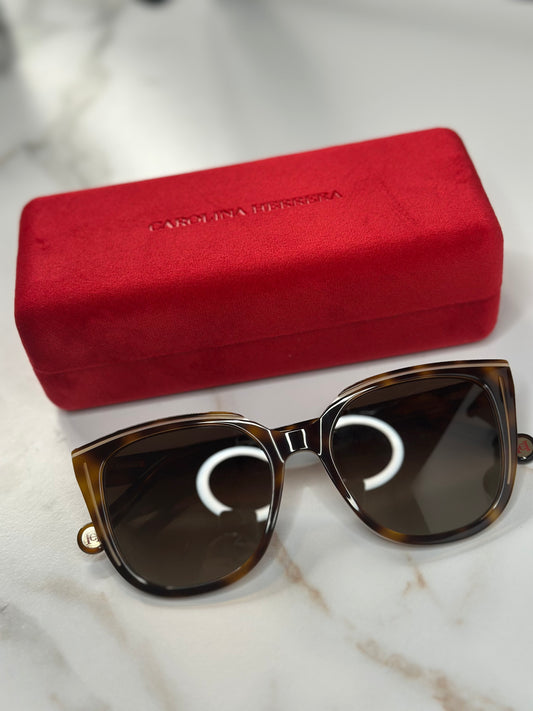 Pre-owned Carolina Herrera Havana tortoise sunglasses