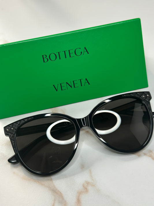 Pre-owned Bottega Veneta shiny black textured sunglasses