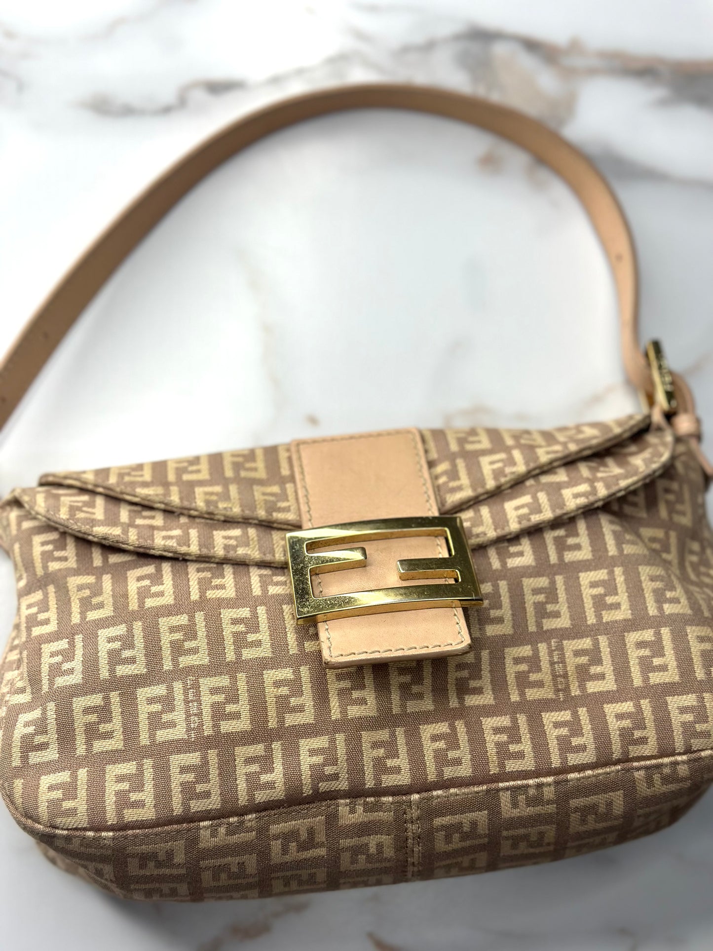 Pre-owned Fendi Zucchino Vitello Baguette Cipria Teint Cipria shoulder bag