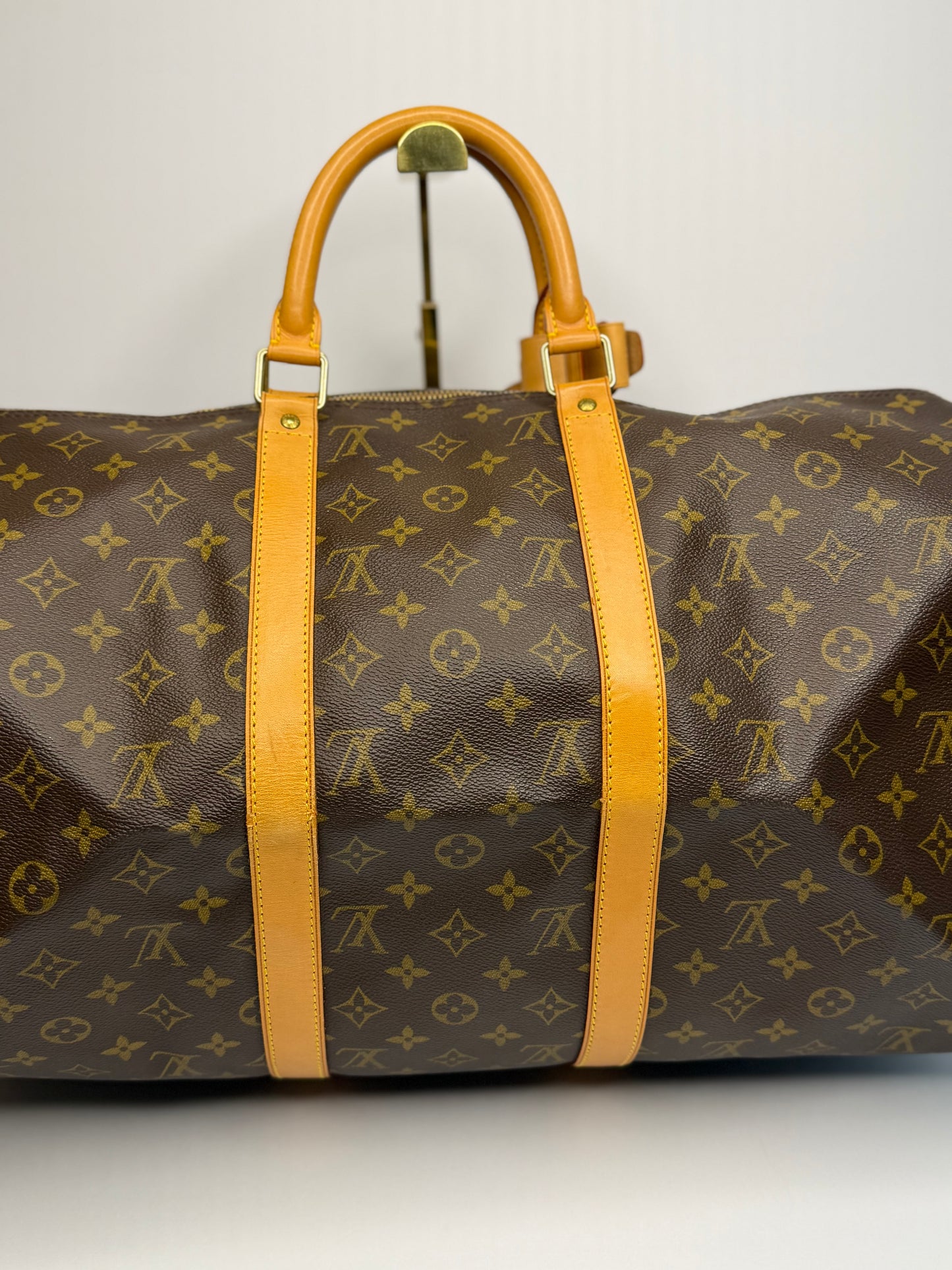 Pre-owned Louis Vuitton monogram canvas Keepall bandolier 50 luggage