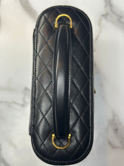 Pre-owned Saint Laurent Gaby Vanity in black lambskin leather crossbody