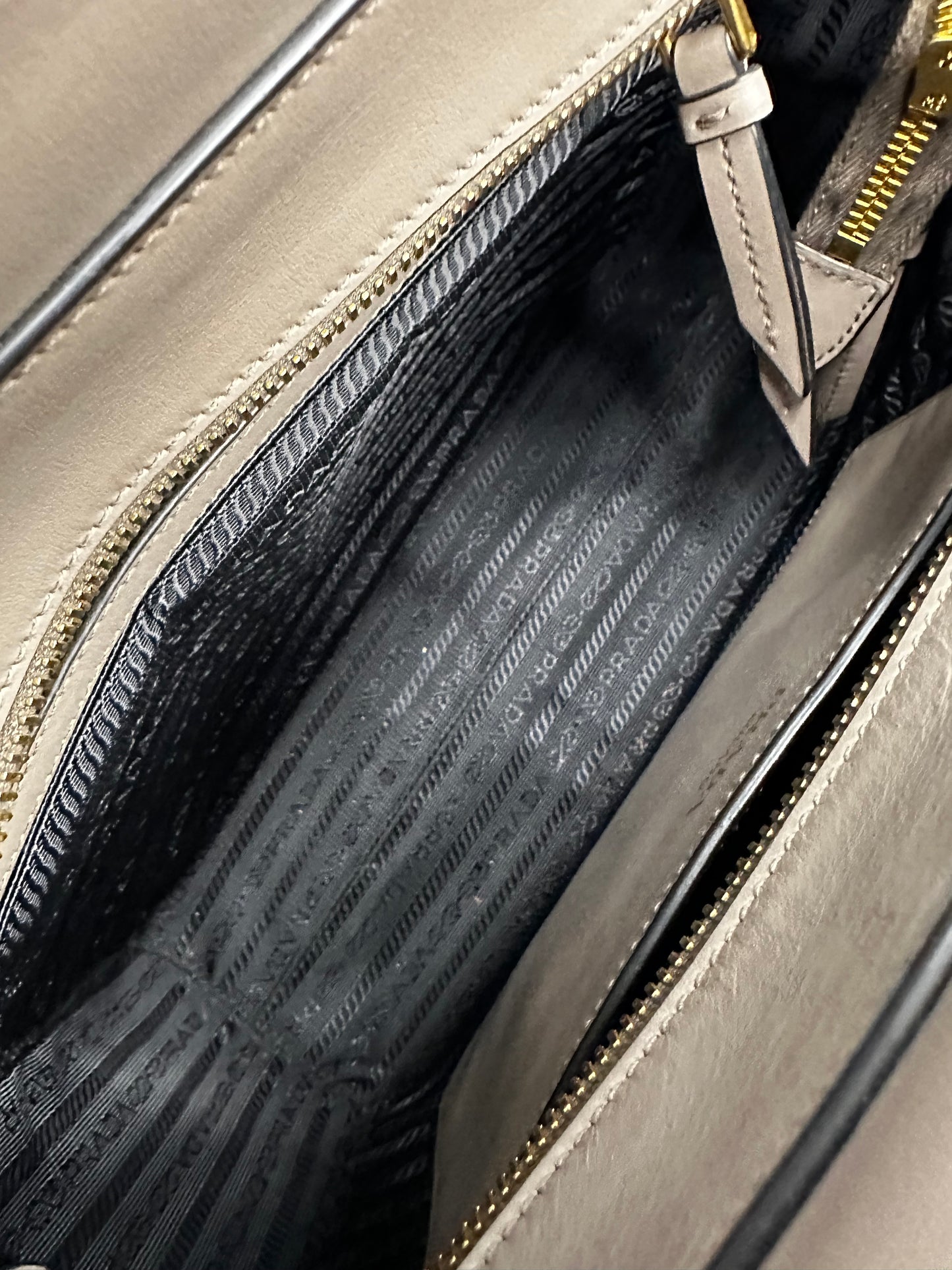 Pre-owned Prada grey Saffiano leather small top handle tote