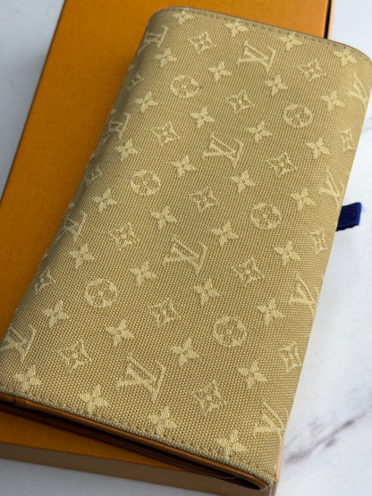Pre-owned Louis Vuitton Mini Lin Monogram International wallet