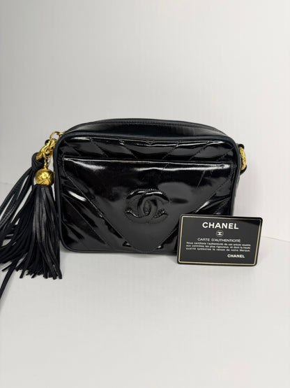 Pre-owned Chanel vintage Coco CC patent leather camera Crossbody