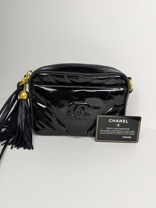 Pre-owned Chanel vintage Coco CC patent leather camera Crossbody