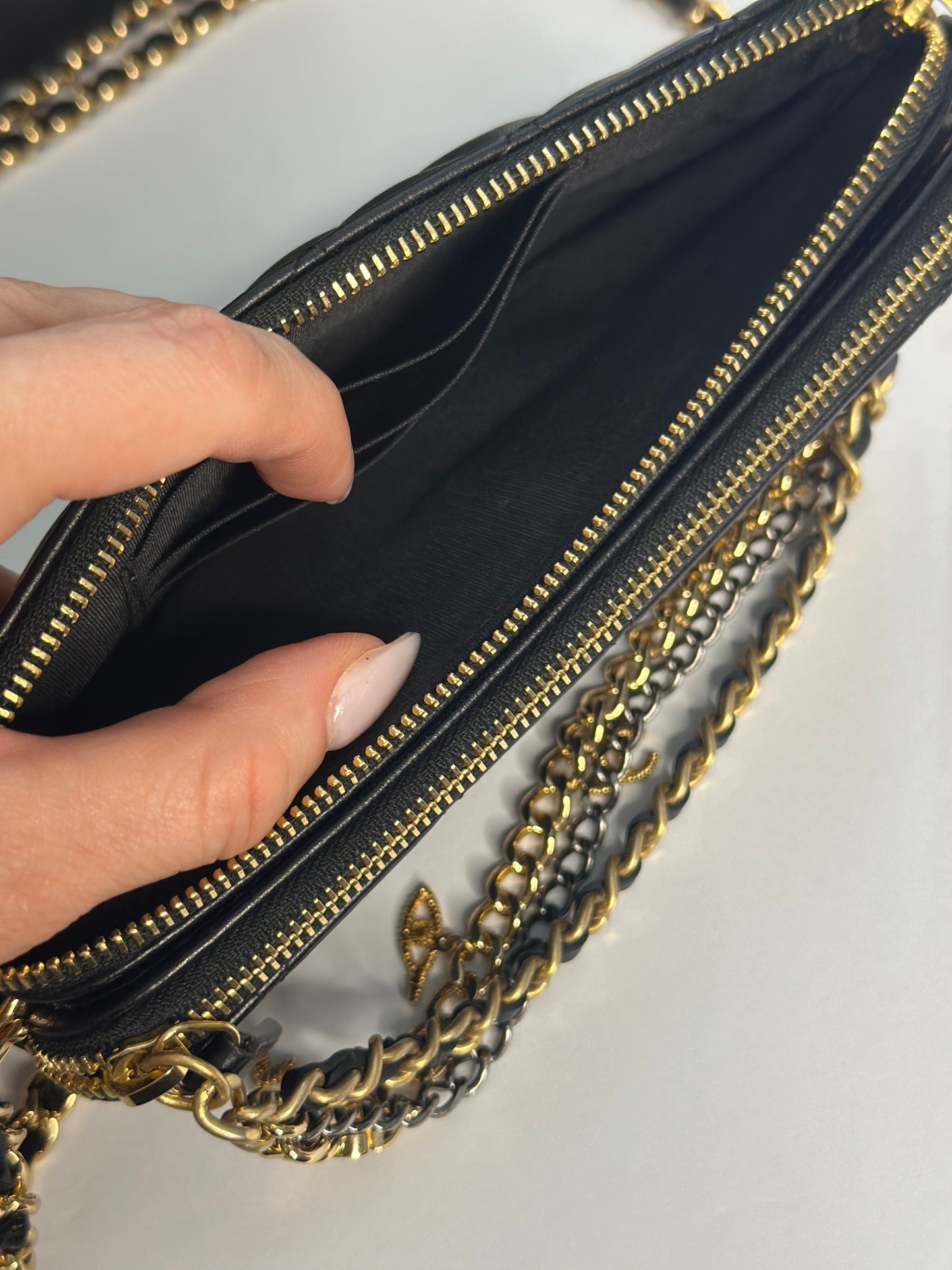 Pre-owned Chanel Quilted lambskin Egyptian amulet crossbody