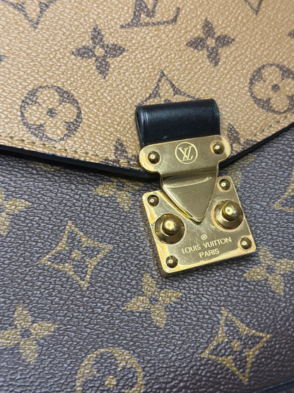 Pre-owned Louis Vuitton reverse monogram canvas Pochette Metis crossbody