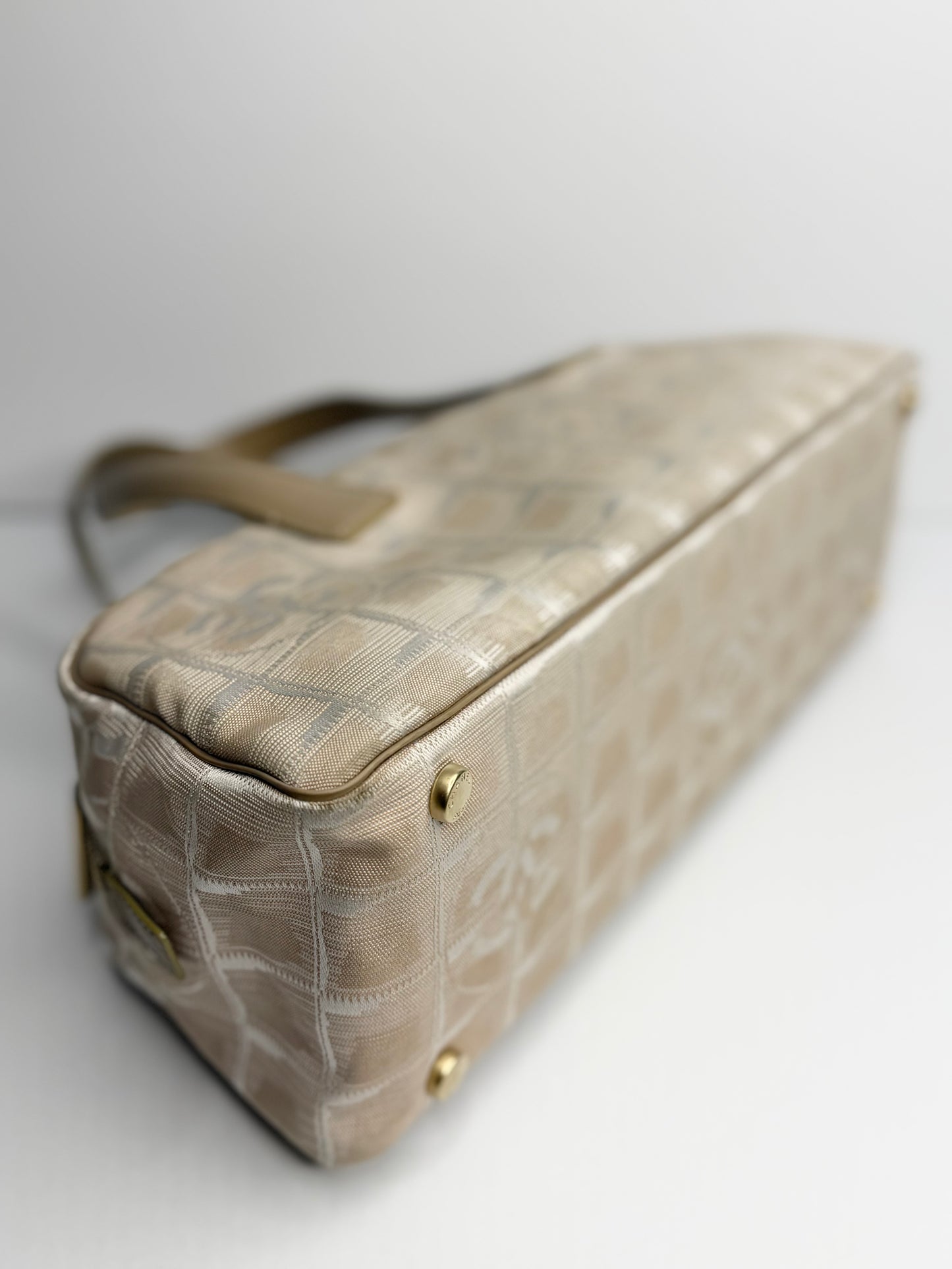 Pre-owned Chanel beige nylon travel line bowler shoulder tote