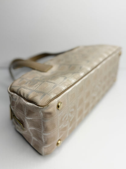 Pre-owned Chanel beige nylon travel line bowler shoulder tote
