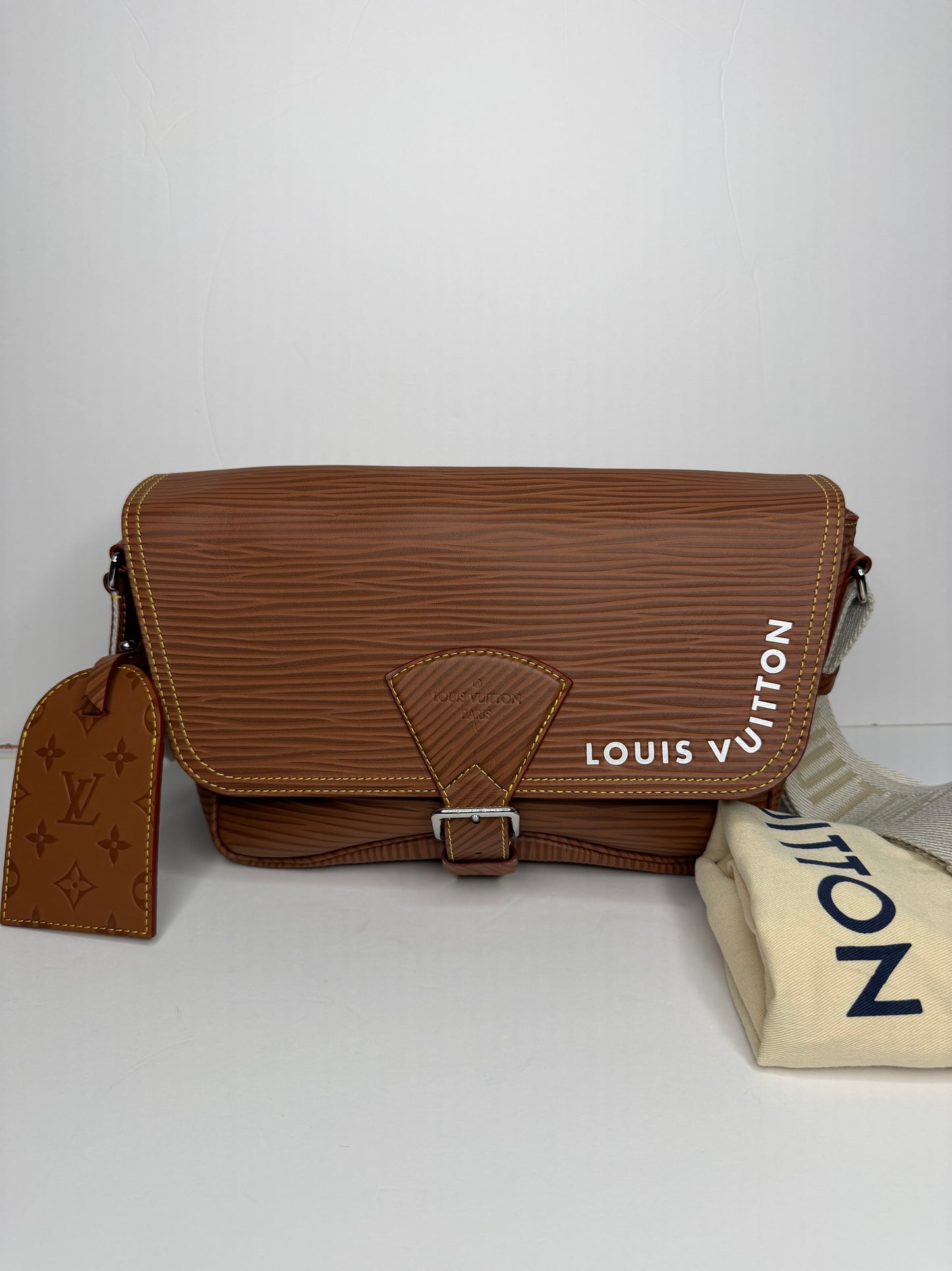 Pre-owned Louis Vuitton brown 2023 Epi Montsouris Messenger crossbody