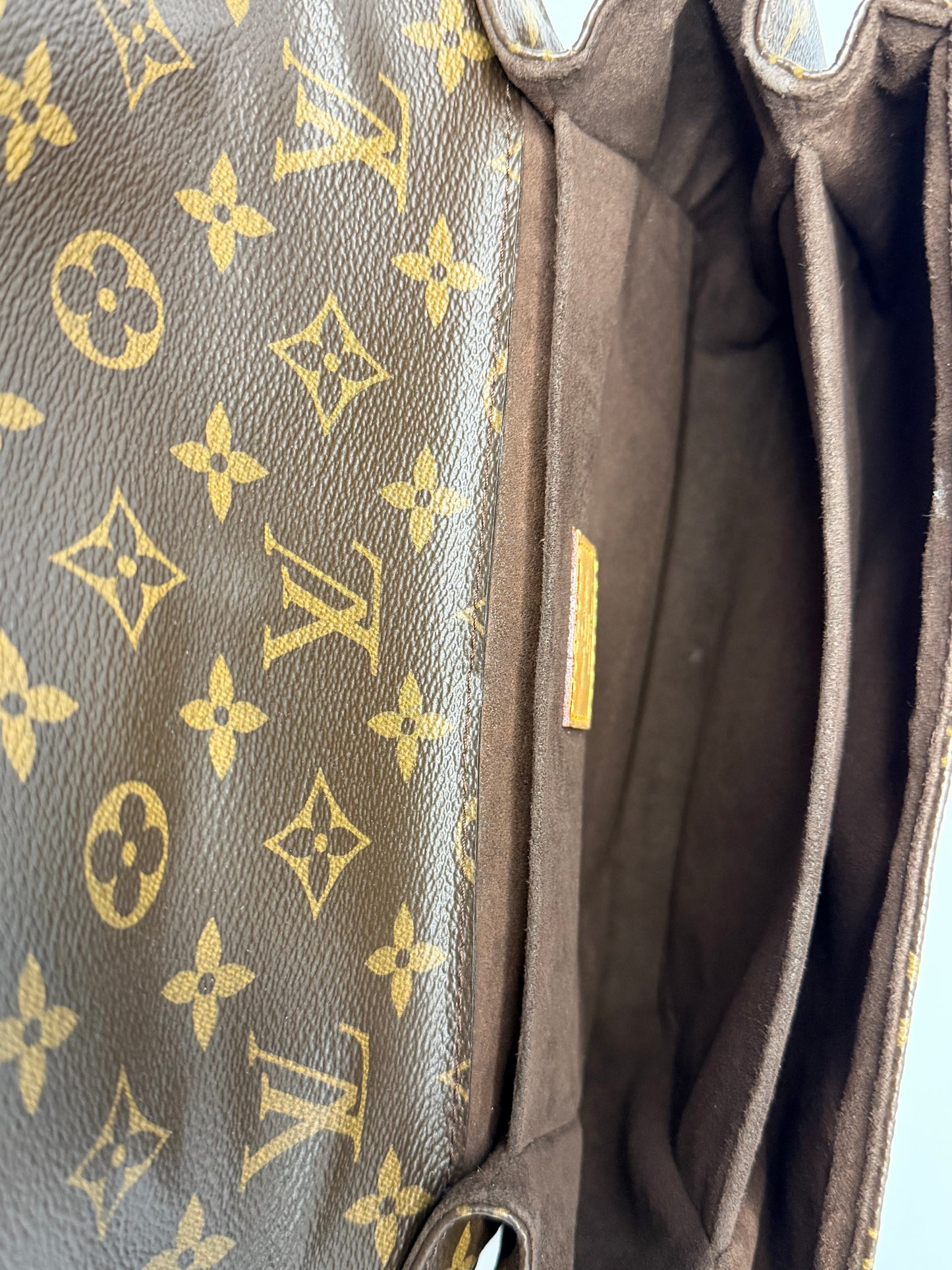 Pre-owned Louis Vuitton monogram canvas Pochette metis Crossbody