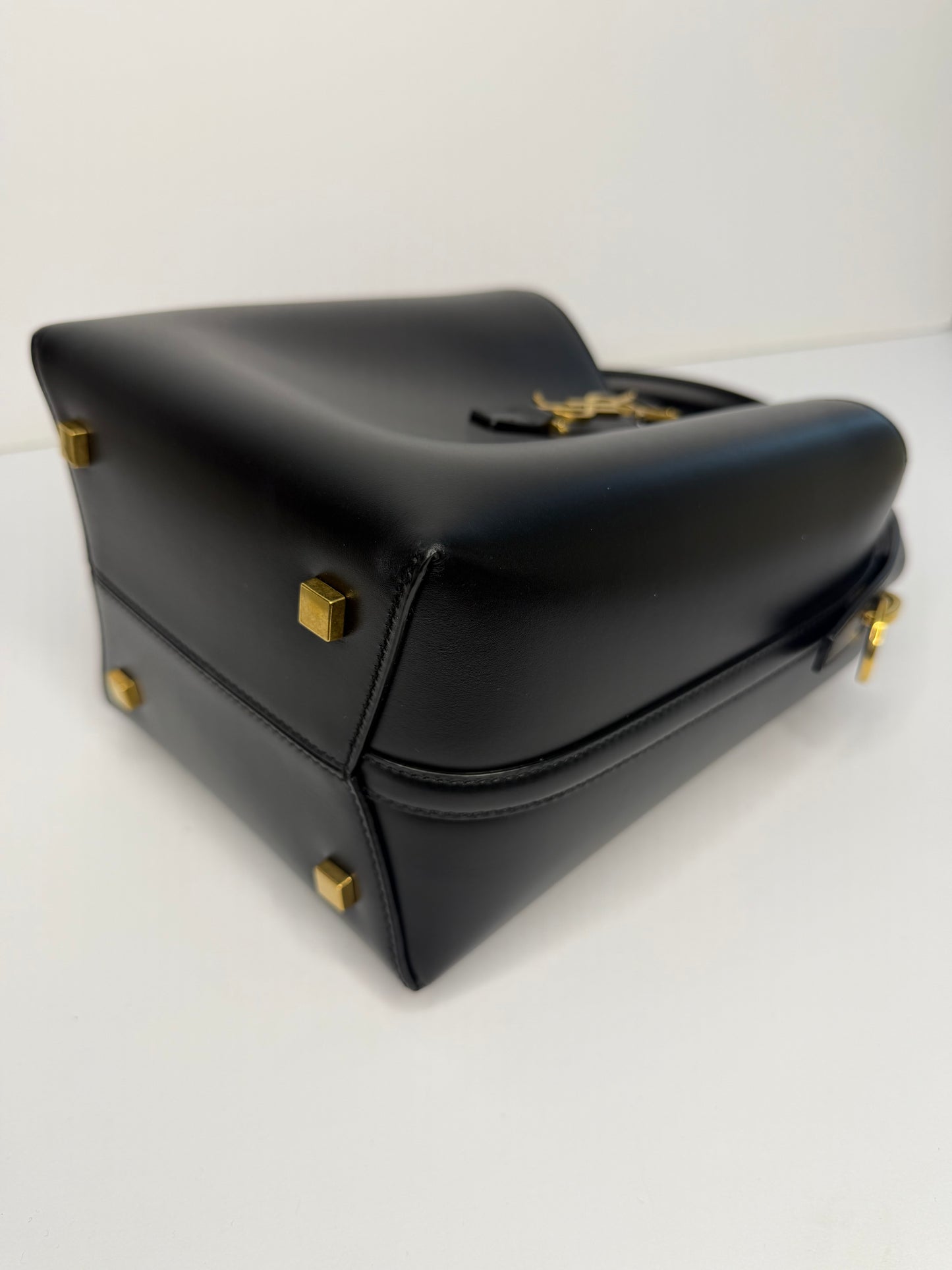 Pre-owned Saint Laurent Le 37 Small Bucket Bag two way tote