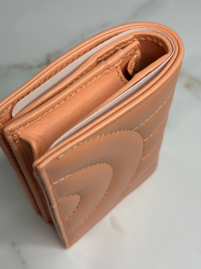 Pre-owned Gucci GG coral matalasse leather compact wallet