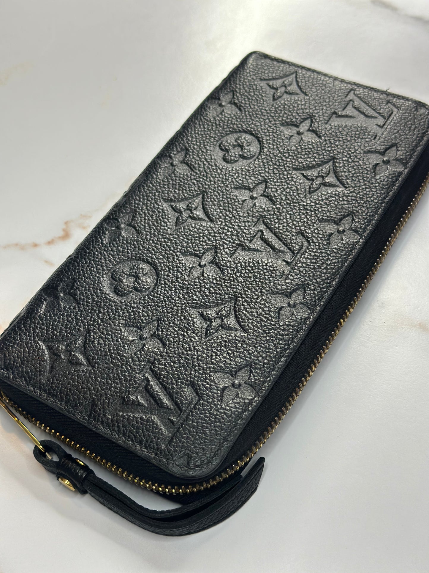 Pre-owned Louis Vuitton Noir Empriente Leather Zippy Wallet