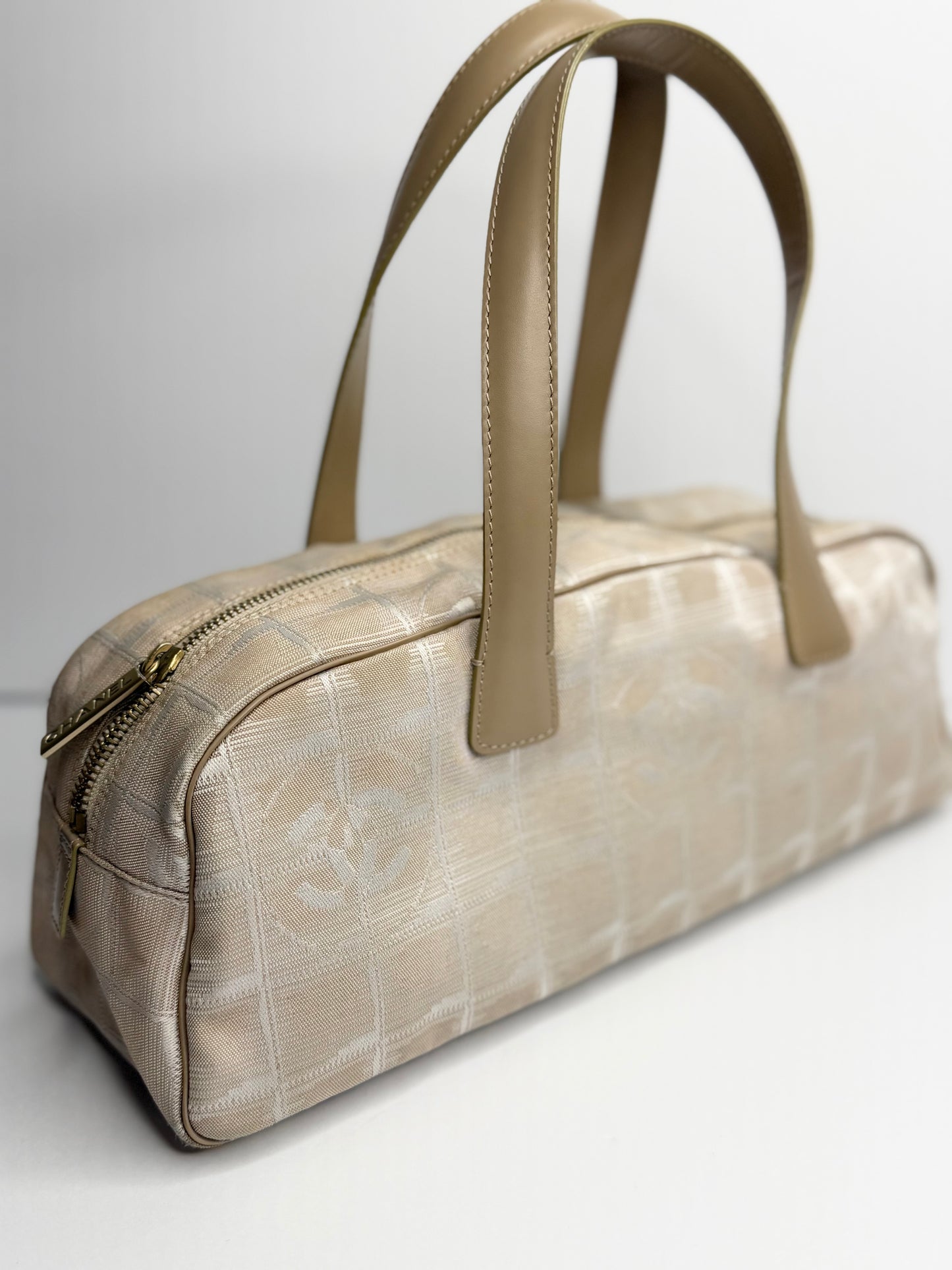 Pre-owned Chanel beige nylon travel line bowler shoulder tote