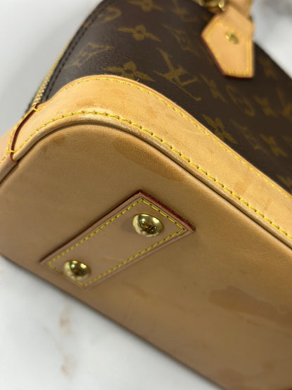 Pre-owned Louis Vuitton monogram canvas Alma BB crossbody