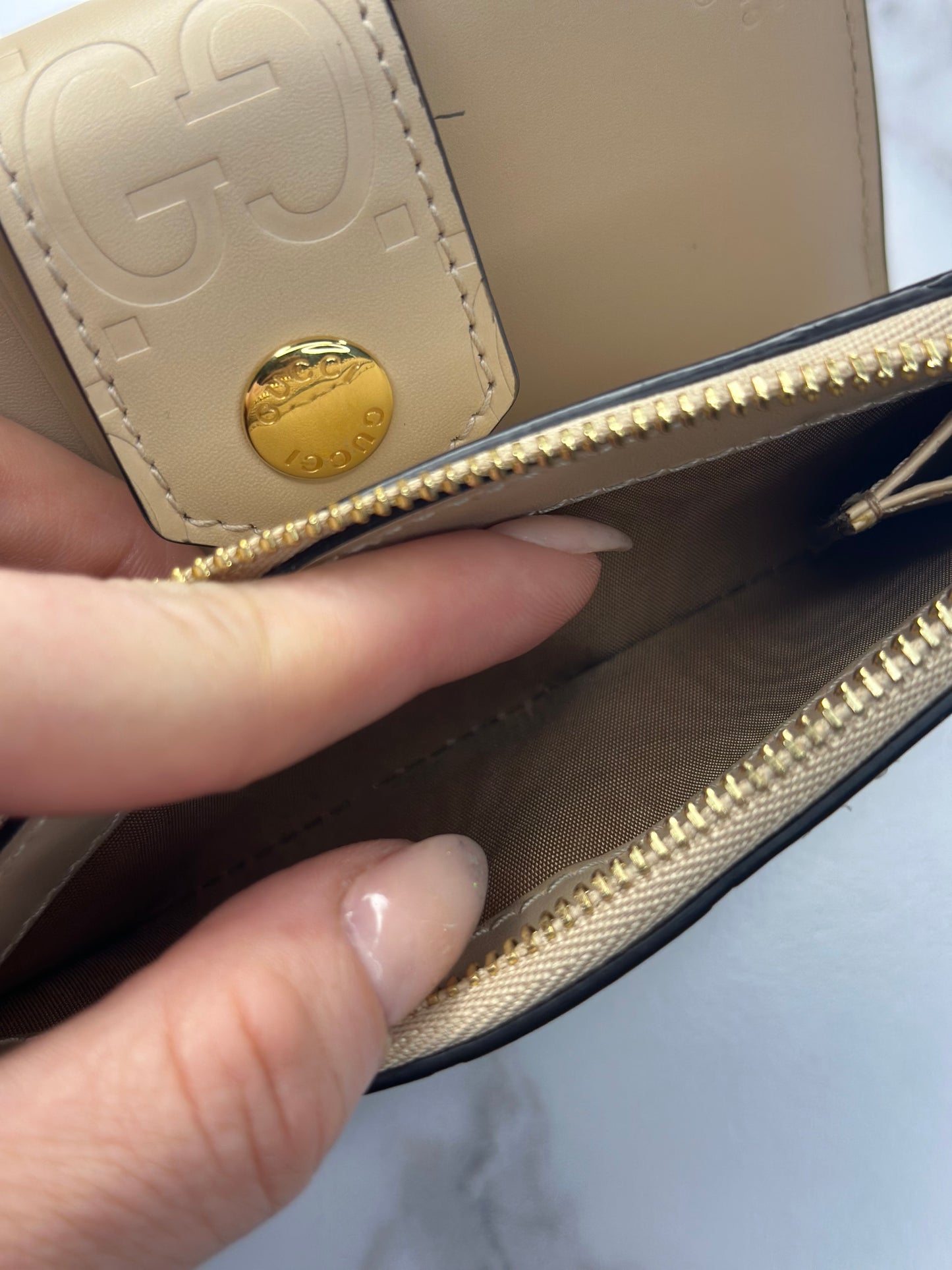 Pre-owned Gucci beige Guccissima compact wallet