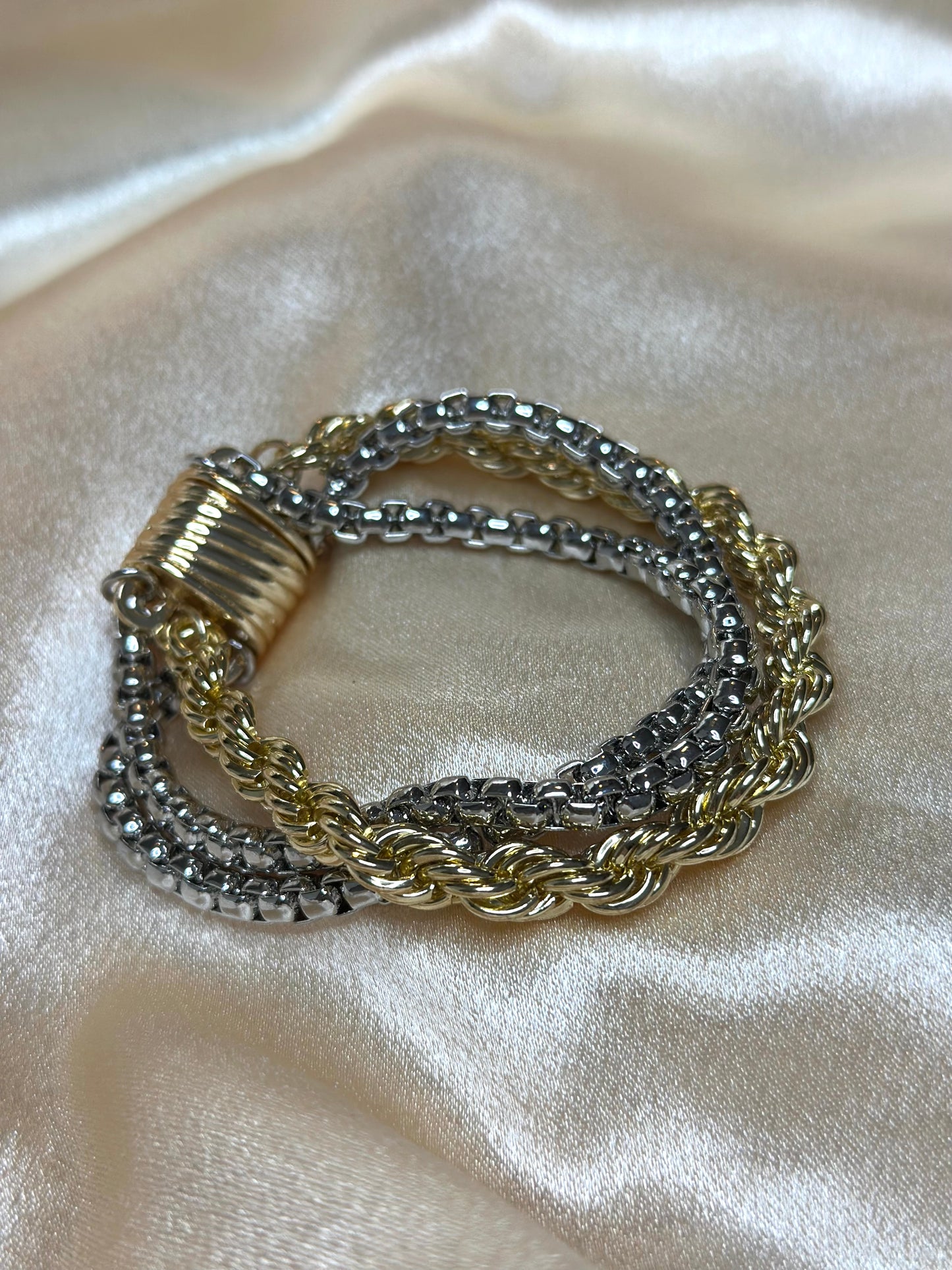 Alicia’s signature two tone chain bracelet