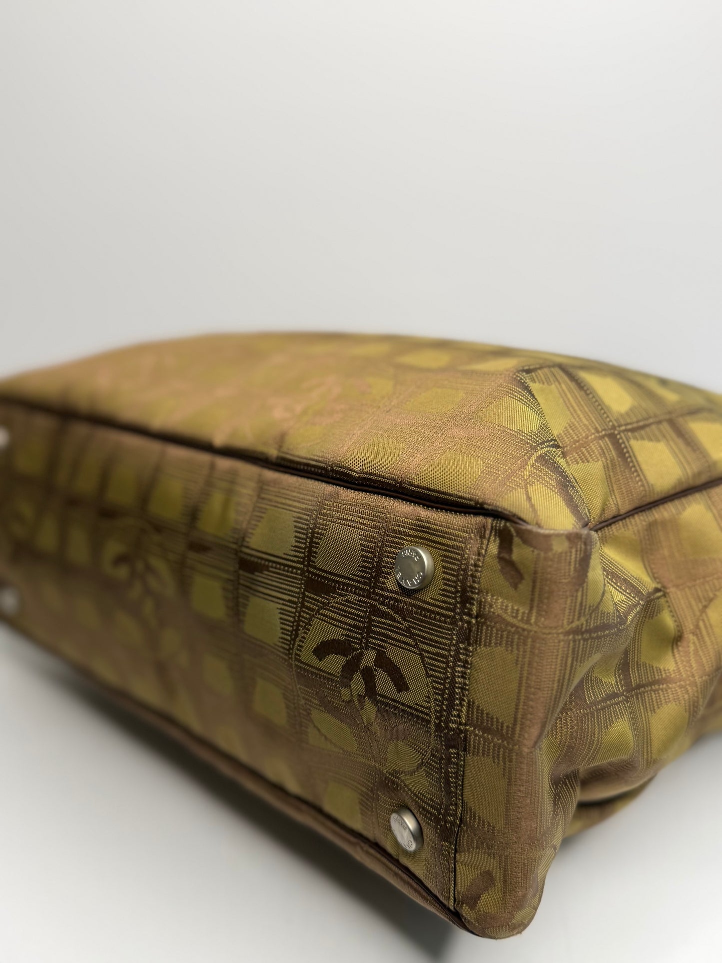 Pre-owned Chanel Green x Brown travel line tote