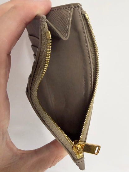 Pre-owned Celine zipped card holder in gray grained calfskin leather