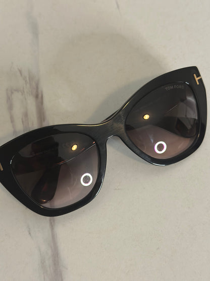 Pre-owned Tom Ford black cat eye sunglasses