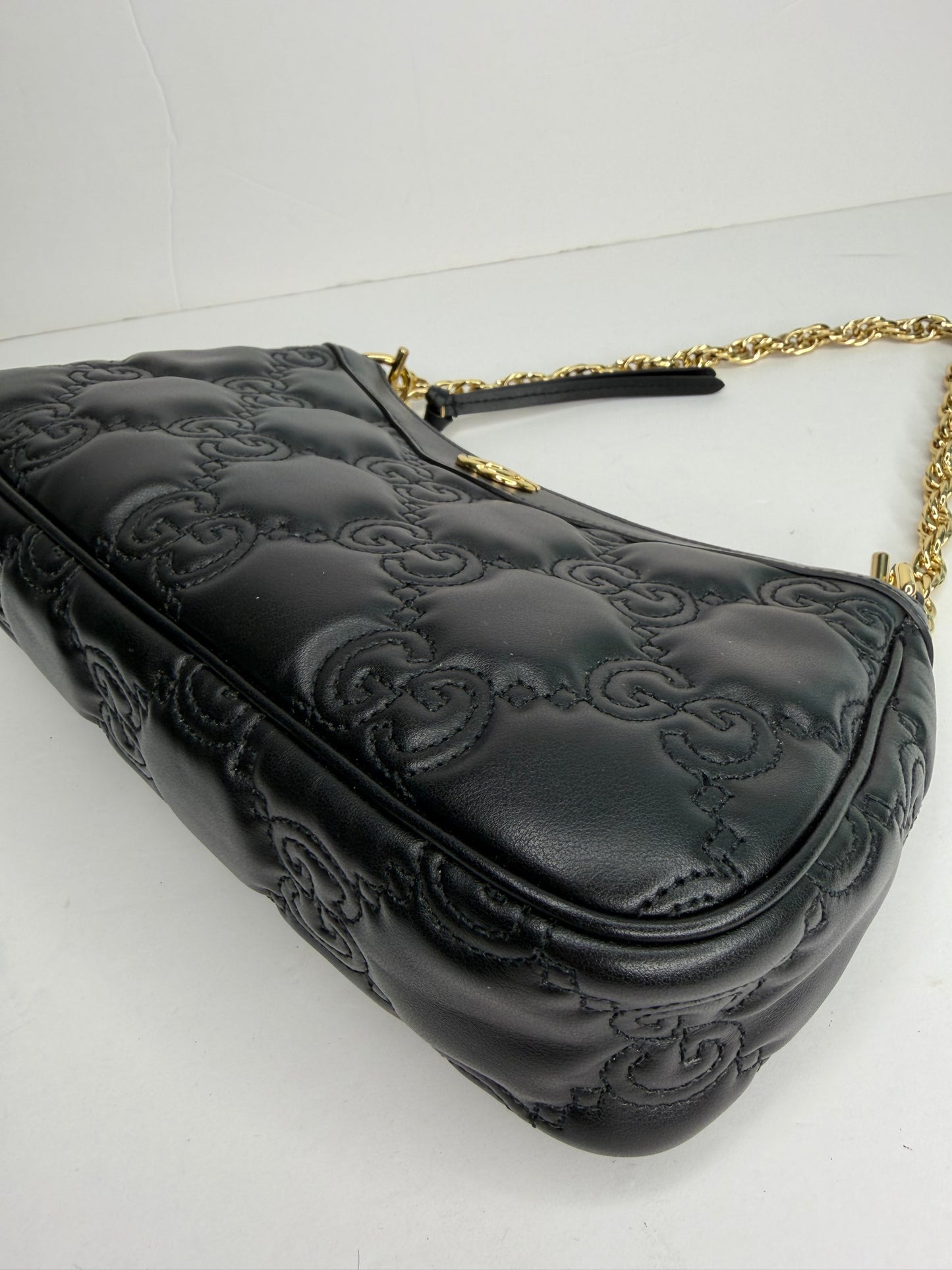 Pre-owned Gucci Calfskin GG Matelasse Chain Handbag Black crossbody
