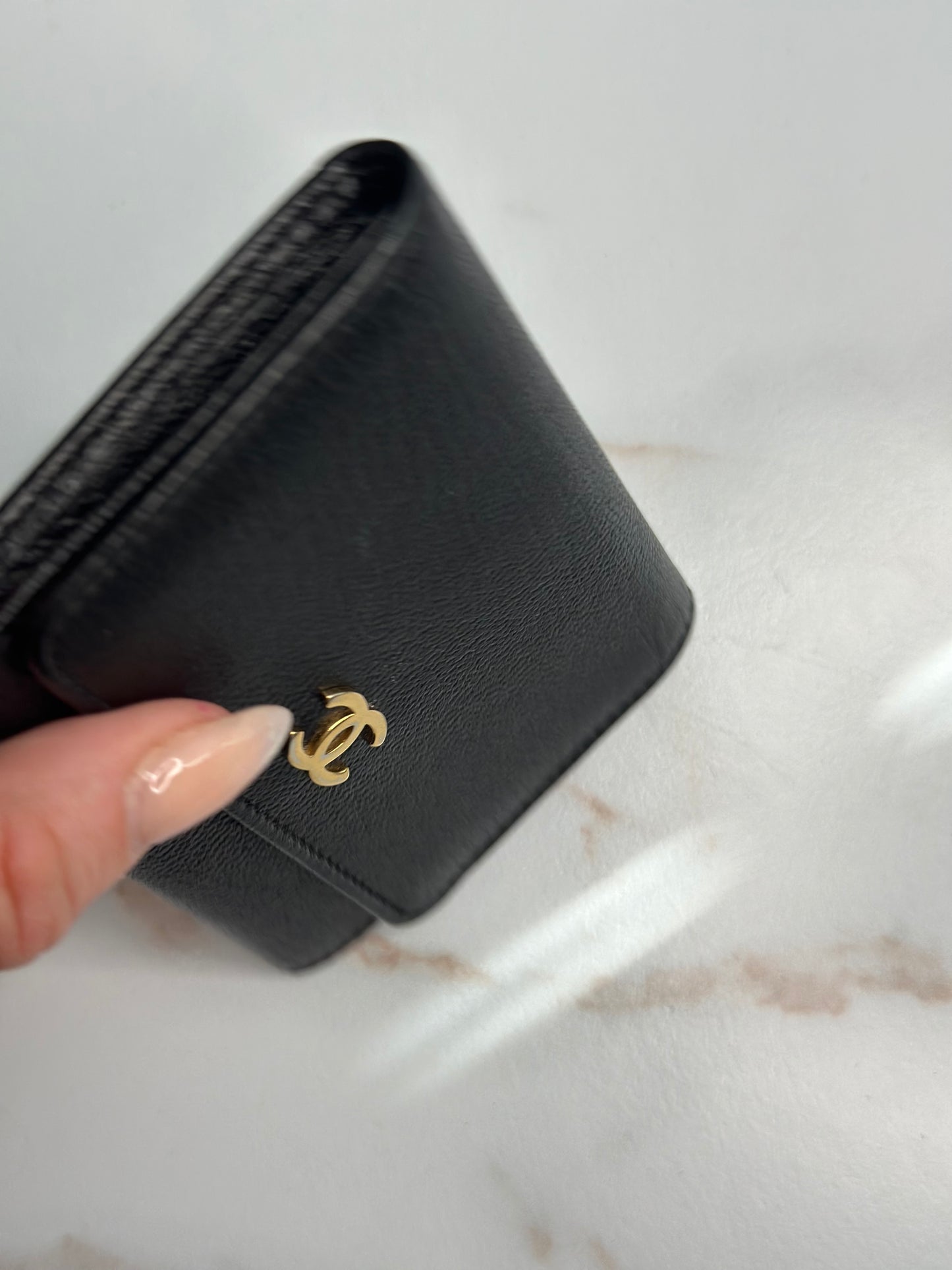Pre-owned Chanel black leather trifold card holder