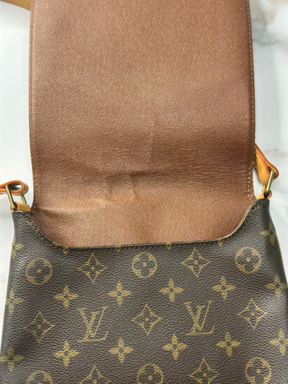 Pre-owned Louis Vuitton monogram canvas musette salsa short strap