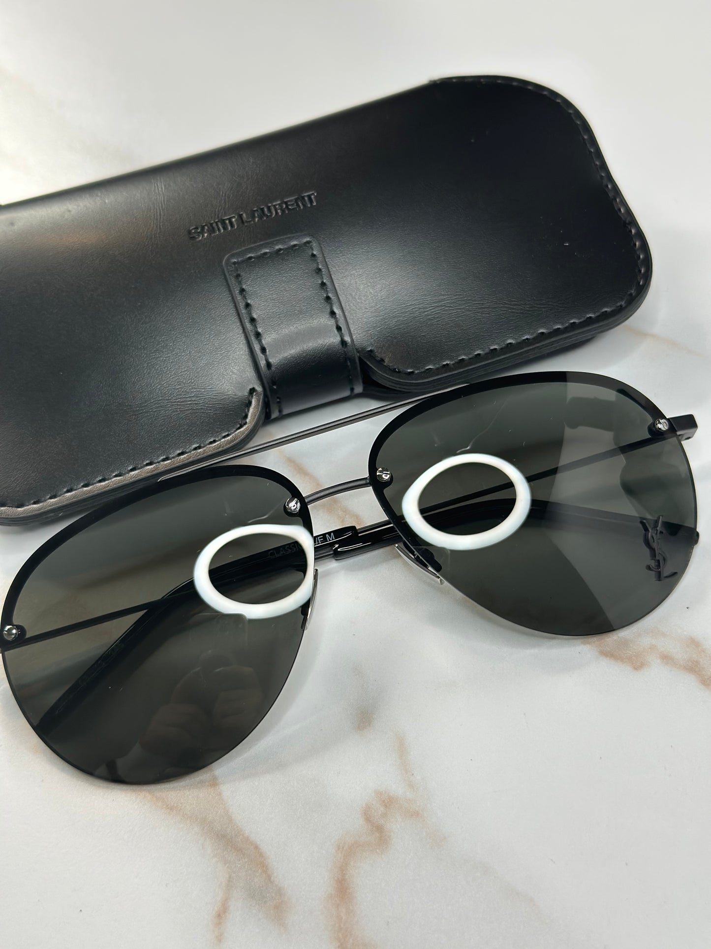 Pre-owned Saint Laurent black metal aviators